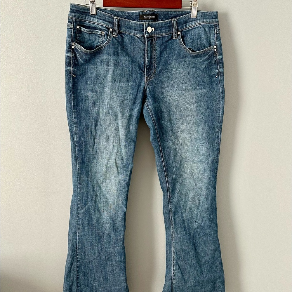 White House Black Market Blanc Flare Leg Medium Wash Jeans, sz 12R